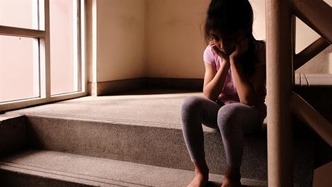 «Έχασα τη μαμά μου στα 14 και έμεινα σε ίδρυμα – κανένα παιδί να μην το ζήσει αυτό!»