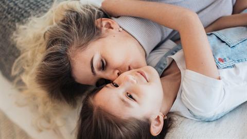 Η επιστήμη μίλησε: η σχέση μαμάς-κόρης είναι η πιο δυνατή στην οικογένεια!