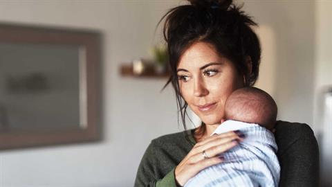 «Eίμαι μια μαμά που προσπαθεί για το καλύτερο όπως κι εσύ... Μην με κρίνεις!»