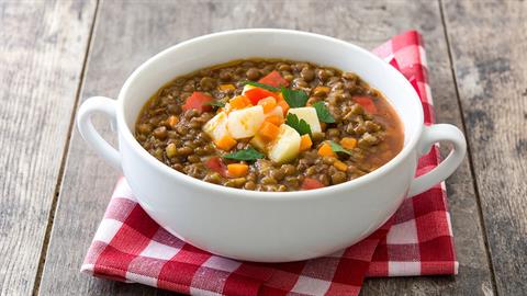 Νοστιμότατες φακές στη χύτρα ταχύτητας, έτοιμες σε 15 λεπτά!