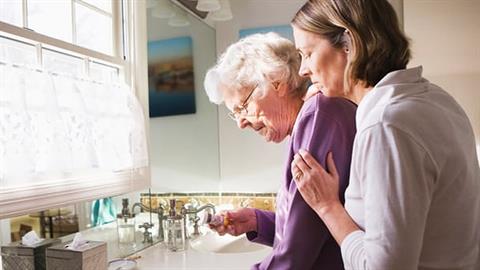 Φροντίζω τους ηλικιωμένους γονείς μου αλλά δεν αντέχω άλλο - τι να κάνω;