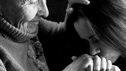 «Αν γυρνούσα τον χρόνο πίσω θα έλεγα περισσότερα σ' αγαπώ στη μαμά μου»