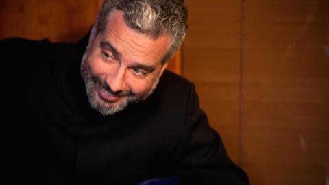 «Εδώ Λιλιπούπολη» στο Μέγαρο Μουσικής: συνέντευξη με τον ερμηνευτή Τάση Χριστογιαννόπουλο