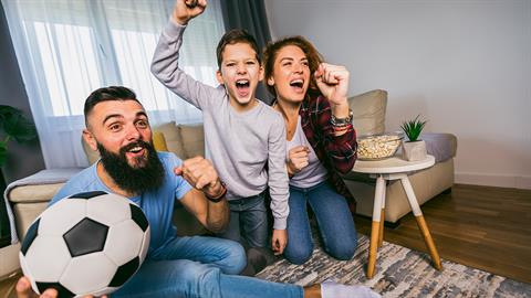 «Φέτος θα παρακολουθήσω το Μουντιάλ με τον γιο μου και θα… βάλω γκολ στη σχέση μας!»