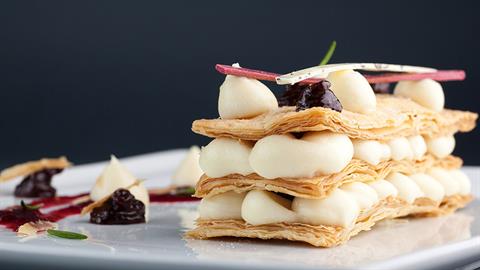 Μιλφέιγ με αφράτη κρέμα και μόνο 5 υλικά!