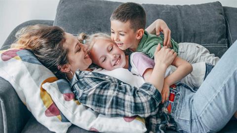 «Στην αδερφή μου που αγαπάει τα παιδιά μου περισσότερο και από το εαυτό της»