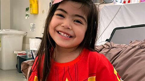 «Η κόρη μου έκανε 6 εγχειρήσεις ανοιχτής καρδιάς και δεν σταμάτησε ποτέ να χαμογελά»