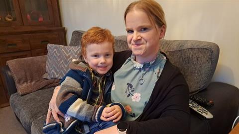 5χρονος έσωσε τη ζωή της μαμάς του όταν εκείνη έπαθε 3 συνεχόμενες επιληπτικές κρίσεις!