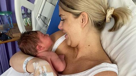 Μετά από πολλές αποβολές έφερε στον κόσμο ένα υγιέστατο αγοράκι στα 39 της!