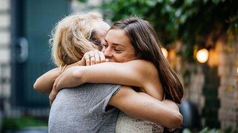 «Από τότε που έγινα μαμά ξεχνάω τα γενέθλια των φίλων μου, αλλά όταν με χρειαστούν τρέχω πρώτη!»