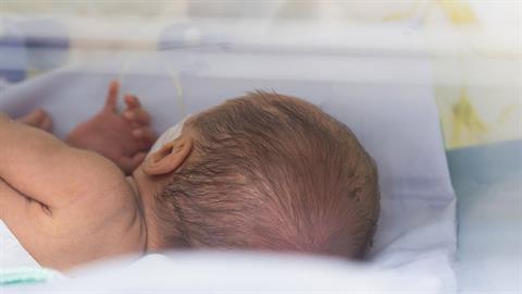 Xάρη στην αγάπη του κόσμου ο 3 μηνών Διονύσης-Ραφαήλ έχει μια 2η ευκαιρία στη ζωή