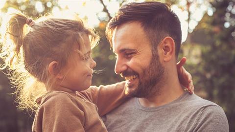 «Ο μπαμπάς είναι γονιός, όχι babysitter!»