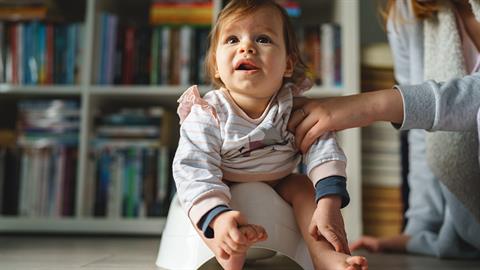 Μαμά περιγράφει πώς έκοψε την πάνα στην 7 μηνών κορούλα της! 