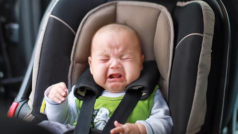 Μαμά στη Θεσσαλονίκη κλείδωσε το βρέφος της στο αυτοκίνητο και πήγε για ψώνια!