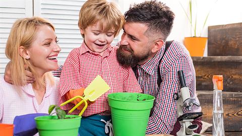 «Το καλύτερο δώρο που μπορεί να κάνει ένας μπαμπάς στα παιδιά του είναι να αγαπάει τη μαμά τους»