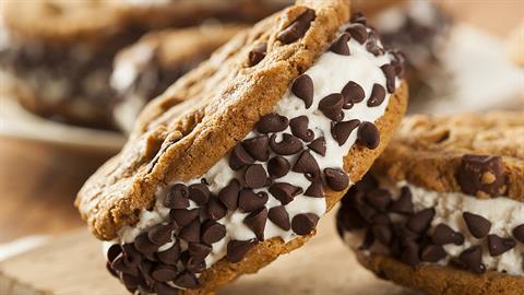 4 μοναδικοί τρόποι να φτιάξεις παγωτό - σάντουιτς