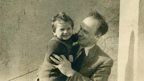 Xρόνια πολλά στους πρώτους άντρες της ζωής μας: τους μπαμπάδες μας!