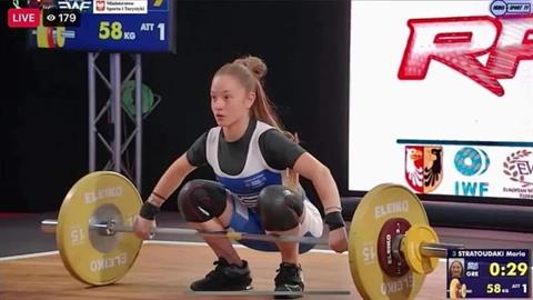 Η 15χρονη Μαρία Στρατουδάκη κέρδισε 3 χρυσά μετάλλια στο Ευρωπαϊκό Άρσης Βαρών!