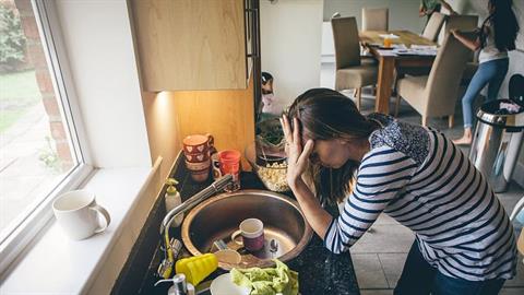 «Κουράστηκα να βλέπω γυναίκες κουρασμένες...»