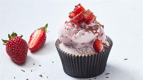 Το πιο εύκολο καλοκαιρινό γλυκό: μάφιν παγωτού με 2 μόνο υλικά!