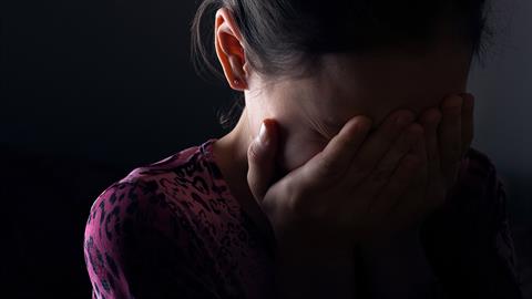 50χρονος ασέλγησε σε 9χρονη και της έδωσε 5 ευρώ για να μη μιλήσει!