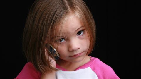 5χρονη κάλεσε την άμεση δράση όταν λιποθύμησε η μαμά της και της έσωσε τη ζωή