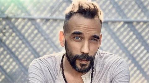 Πάνος Μουζουράκης: «η δουλειά του μπαμπά είναι να στηρίζει τη μαμά»