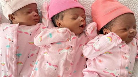 Έμεινε έγκυος ενώ ήταν ήδη έγκυος σε δίδυμα και γέννησε... τρίδυμα κοριτσάκια!