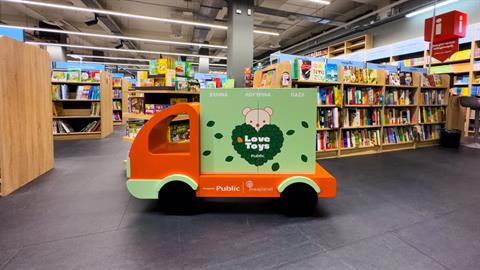 «LoveToys»: Τα Public χαρίζουν δεύτερη ζωή στα παιδικά παιχνίδια για έναν πιο βιώσιμο πλανήτη σε συνεργασία με την Swaplanet