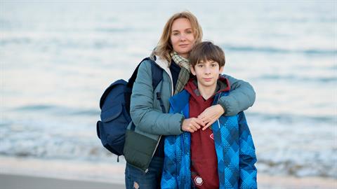 «Η εφηβεία είναι μια σειρά από μικρούς αποχαιρετισμούς»