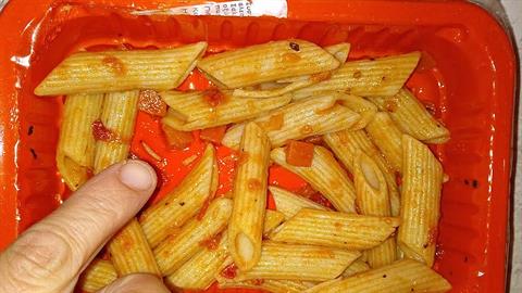 Θεσπρωτία: μητέρα βρήκε σκουλήκια στο σχολικό γεύμα του 6χρονου γιου της