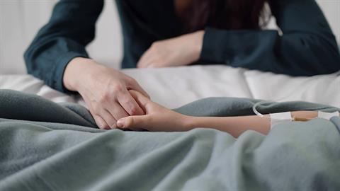 Πέραμα: 14χρονη έπεσε στο κενό από τον 2ο όροφο σχολείου