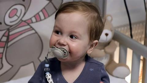 Μητέρα έγινε δότρια και έσωσε τη ζωή του 21 μηνών γιου της!