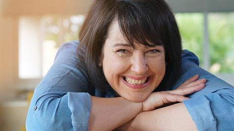 «Να τις αγαπάμε τις ρυτίδες μας. Κάθε ρυτίδα είναι μια ιστορία της ζωής μας»