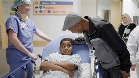 Το θαύμα της επιστήμης: εκ γενετής κωφό αγοράκι ακούει για 1η φορά 11 χρόνια μετά τη γέννησή του