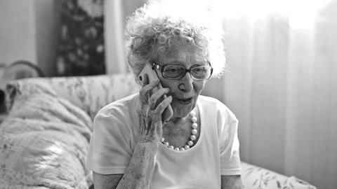 «Μαμά, μη σταματάς ποτέ να με ρωτάς αν έχω φάει ή αν έχω ντυθεί καλά»