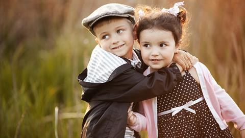 «Αυτό που λείπει τελικά από τη ζωή μας είναι λίγο περισσότερη παιδική αθωότητα»