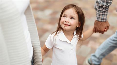 «Μαμά, όταν νόμιζες ότι δεν κοιτούσα, έμαθα τα περισσότερα μαθήματα ζωής»