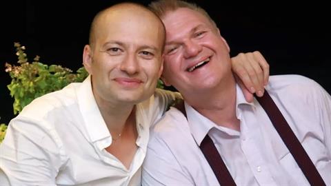 Τελέστηκε ο 1ος γάμος ομόφυλου ζευγαριού στην Ελλάδα