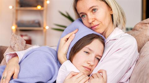 «Δεν θέλω να είμαι φίλη με το παιδί μου - φίλους έχει, μητέρα χρειάζεται!»