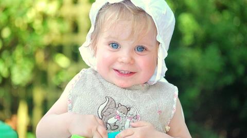 11 σημάδια ότι το νηπιάκι σας είναι ευτυχισμένο, σύμφωνα με μια παιδίατρο