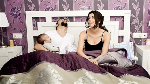 Κρίση στον γάμο μετά το 1ο παιδί: γιατί συμβαίνει και πώς να την προλάβετε