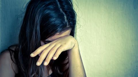 12χρονη αποπειράθηκε να αυτοκτονήσει όταν 13χρονος διακίνησε γυμνές φωτογραφίες της