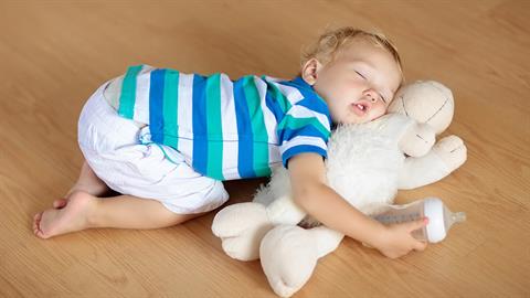 Γιατί το «άστο να κουραστεί για να κοιμηθεί καλύτερα» είναι μύθος