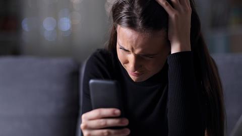 Η 15χρονη κόρη μου βίωσε τον 1ο της χωρισμό και είναι ράκος…