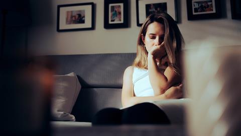 Από τότε που άρχισα να βγαίνω μόνη μου ο άντρας μου έγινε άλλος άνθρωπος