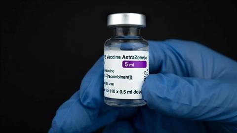 Η AstraZeneca αποσύρει το εμβόλιο για τον κορονοϊό μετά την παραδοχή για σοβαρή παρενέργεια