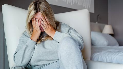 Ο άντρας μου δεν με αφήνει να δουλέψω. Τι να κάνω;