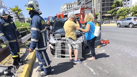 Ζευγάρι βγήκε σώο από αδιανόητο τροχαίο - το αυτοκίνητο αναποδογύρισε 5 φορές!