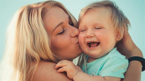 «Γονιός τίγρης ή γονιός ελέφαντας;»: τι τύπος μαμάς είσαι σύμφωνα με τους ειδικούς